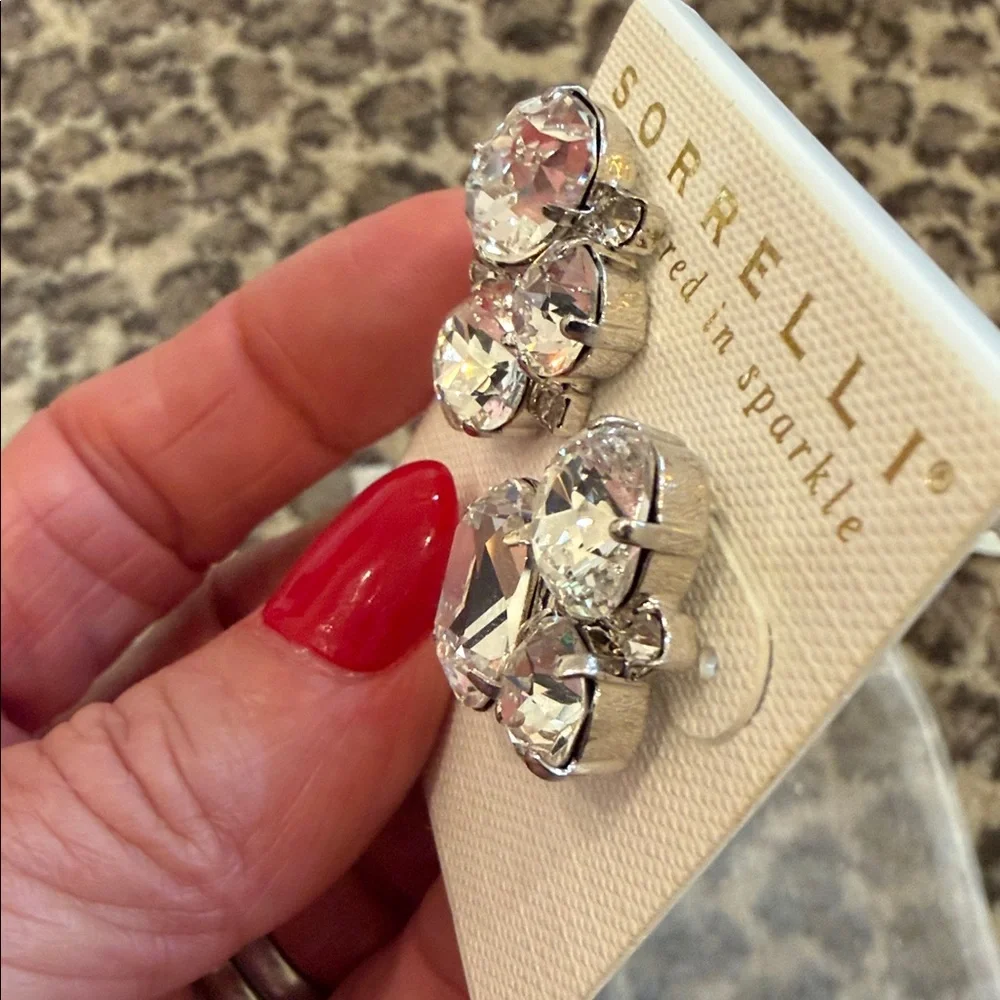 Sorrelli Crystal Statement Earrings! Beautiful and NWOT. LOOK! - Picture 7 of 9